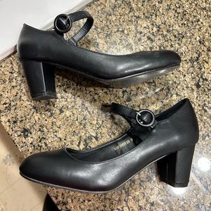 Mary Jane Shoes Low Block Heels Closed Round Toe Pumps